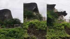 An age -old fort collapsed near Balapur in Akola, Maharashtra