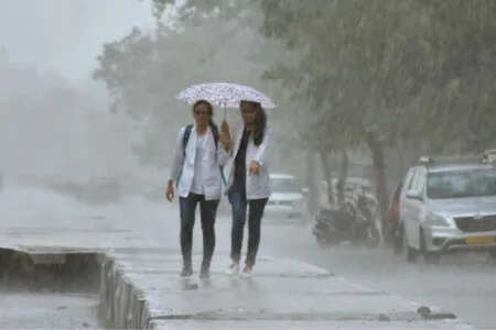 The life affected as a result of heavy rains in Bihar was warned in 9 districts
