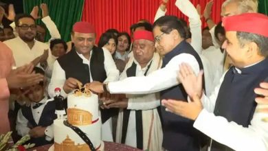 SP -Resident Akhilesh Yadav celebrated the birthday of Ayodhya -LP Awadhesh Prasad in Delhi, Dimple Yadav and many leaders were present