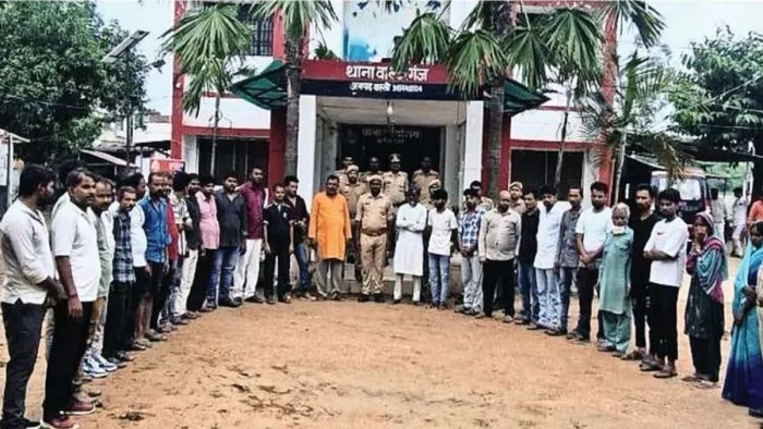 Basti News: Fight between two communities, Challan of 30 crimes – Land dispute is violently arrested 30 in Sri Palpur in Basti News