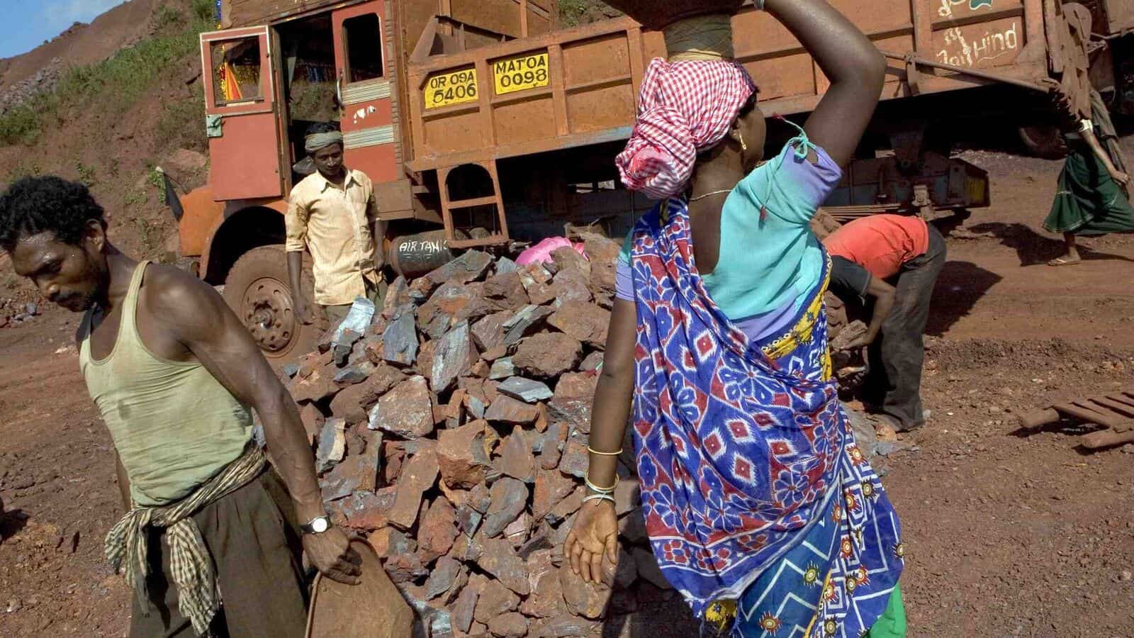 NMDC share price in focus if it rises prices of its products | Einsmark news