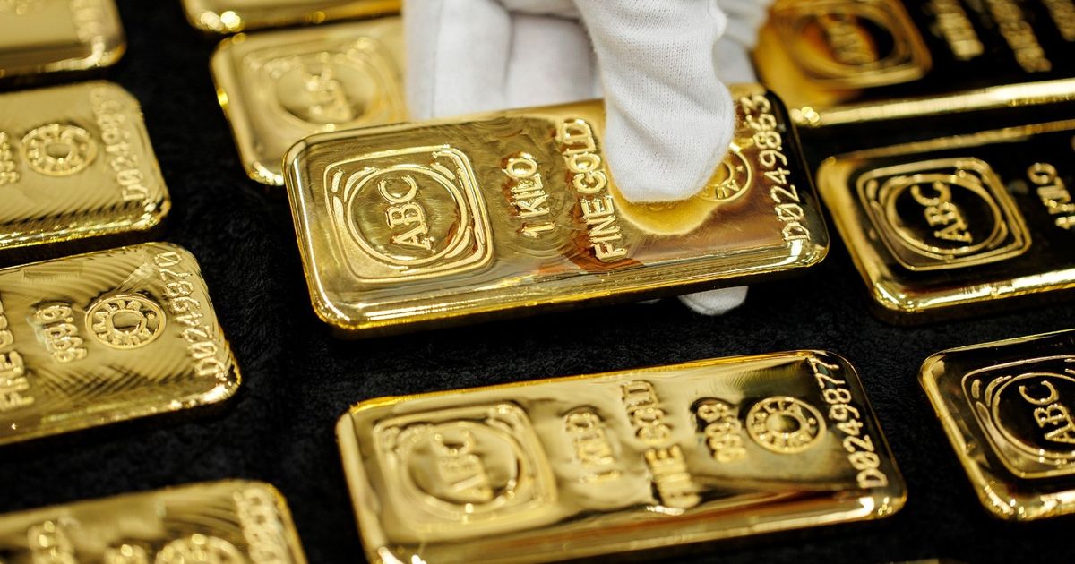 Gold retains its profits while the market evaluates the new Trump fees