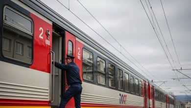 Duty ended, train ran on the middle lane but action could not be done