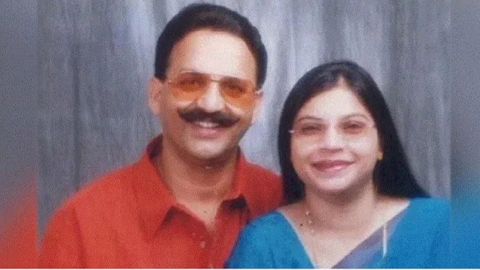 Turn the screws to Mukhtar Ansari’s Wife Afshan Ansari, notice of property attachment with non -available warrant released -Mukhtar Ansaris Woman AFHAN ANSAN ANSARI stands in the arrest of the MAU GANGER