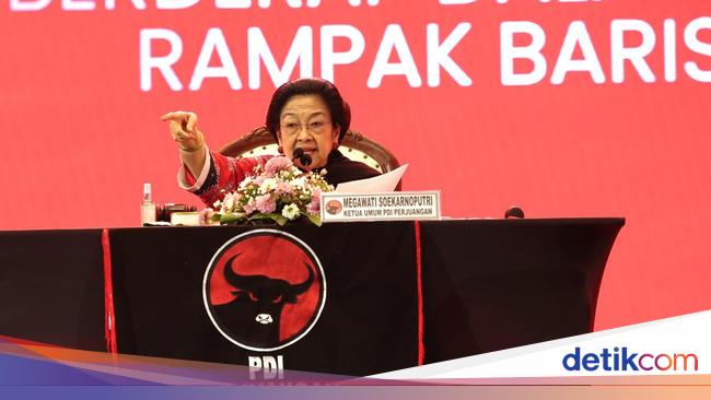 While sobbing megawati, the 6th PDIP congress in Nusa Dua Bali officially closed