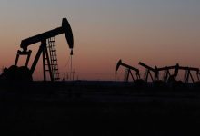 Oil prices are on the way to score the biggest weekly loss since June
