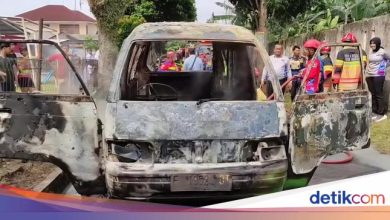 BBG Angkot in Bogor caught fire, caused by sparks under the gear
