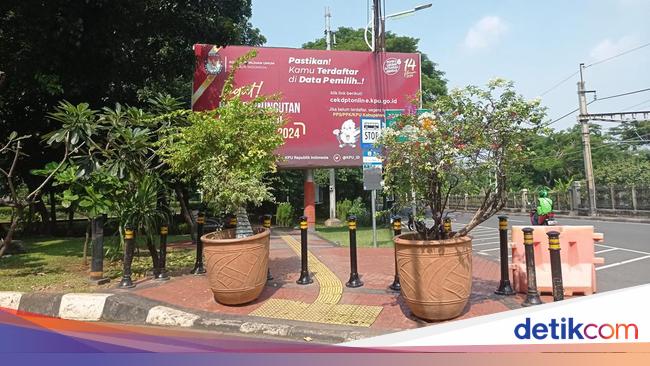 The transport agency acts viral weather extortion on the sidewalks of the group for the motorcycle