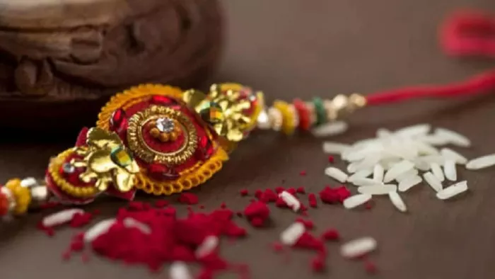 Raksha Bandhan 2025: Sisters will be able to bind Rakhi to brothers in this favorable time in Uttarakhand, crowd gathered in the market – Raksha Bandhan 2025 Dehradun City celebrations Shubh Muhurat Market Buzz