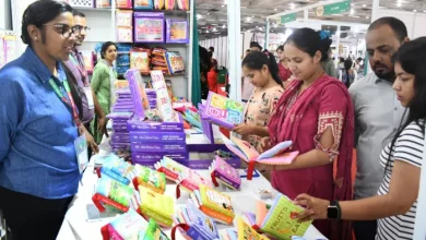 They are not bursting, nor is there any mistake, nor do they get injured … Unique books made from clothing found in Delhi Book Fair, – NCR taping books at Delhi Book Fair Innovative Reading for Kids