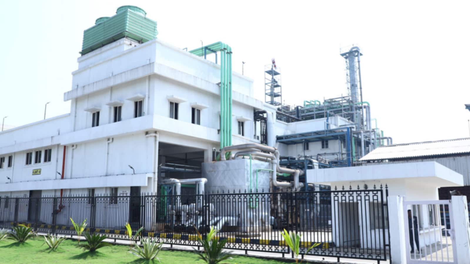 Blue Jet Health Promoters Buy Homes in Worli Billionaire’s Street for £ 202 Crore