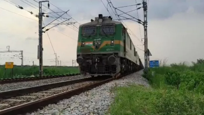 The longest goods train of Indian Railways, seven engines are installed to pull – the longest freight train of Indian Railways has seven engines attached to pull it