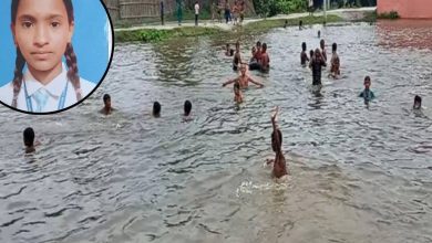 In Ghazipur, a girl who takes a selfie in floodwaters, die accidents in deep water due to weakened balance