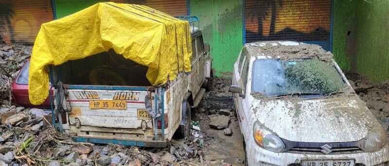 Sudden flood in the village of Kullu, five houses damaged