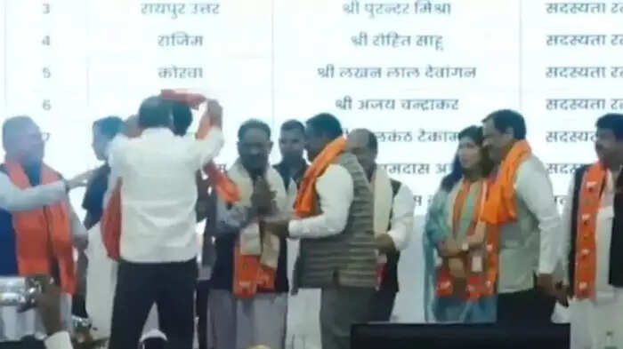 Video of Ajay Chandrakar, who caught fire in Chhattisgarh politics, the congress is going to viral