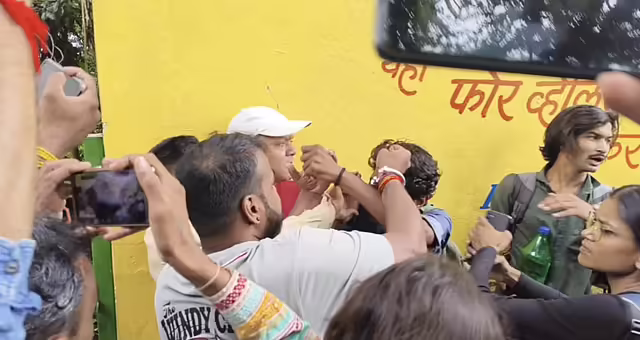 Saurabh Banerjee and his co -workers assault in Indore, riot during press conference