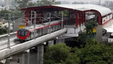 Delhi Metro: A portion of the Metro line under construction in Vasant Kunj struck up to 15 meters, with the barrier of police – NCR Masoodpur Flyover Metro Line Collopse near Vasant Kunj repairs going on