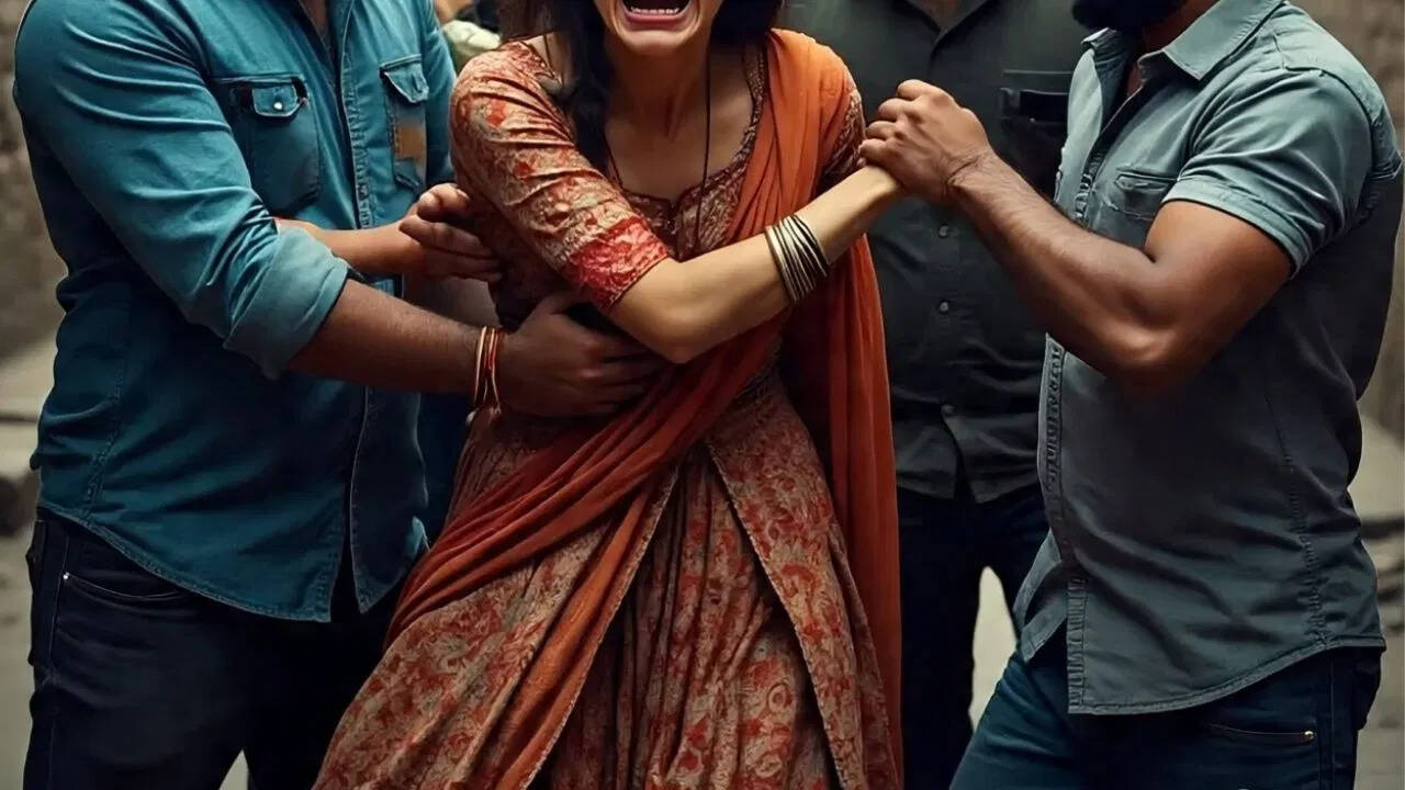Attempted torture with woman, accused who makes the sound