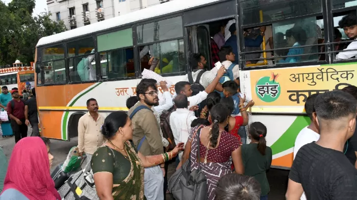 PRAYAGRAJ NEWS: Gift of Rakshabandhan, one lakh sisters on the first day, free travel in roads buses, facility to midnight tomorrow – free bus trip for women on Rakshan first day facility get one lakh in Prayagrajj