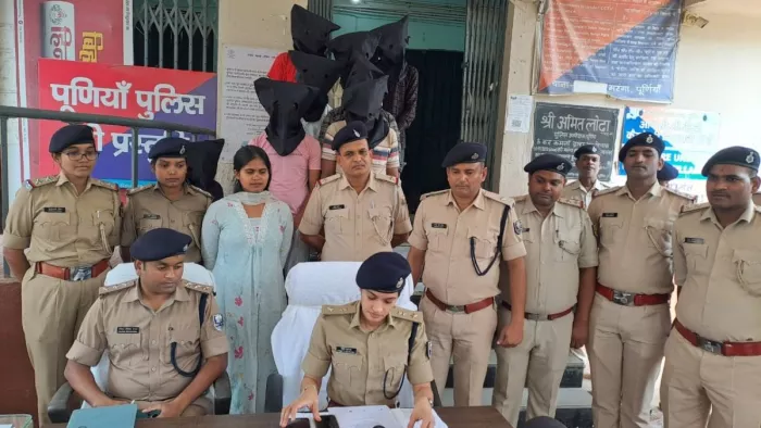 Attack in the red light area of Purnia, 5 women and 9 male clients arrested; A large amount of contraceptive Goliyon – police attack exposes child -trading ring minor girls