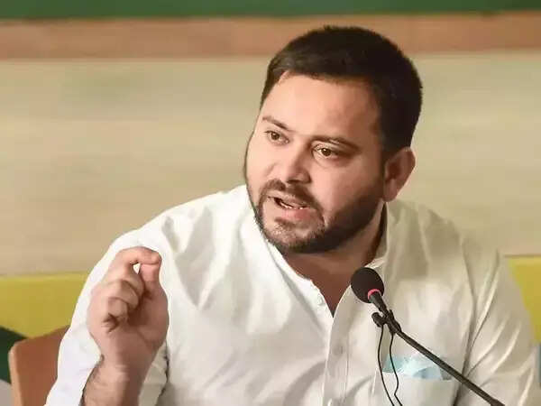 Thunder Tejashwi’s anger in Bihar politics, the government is directed by threatening to return weapons
