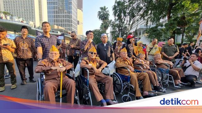 RI -Veterans Kirab at CFD Roundabout Hi: Serve Unlimited