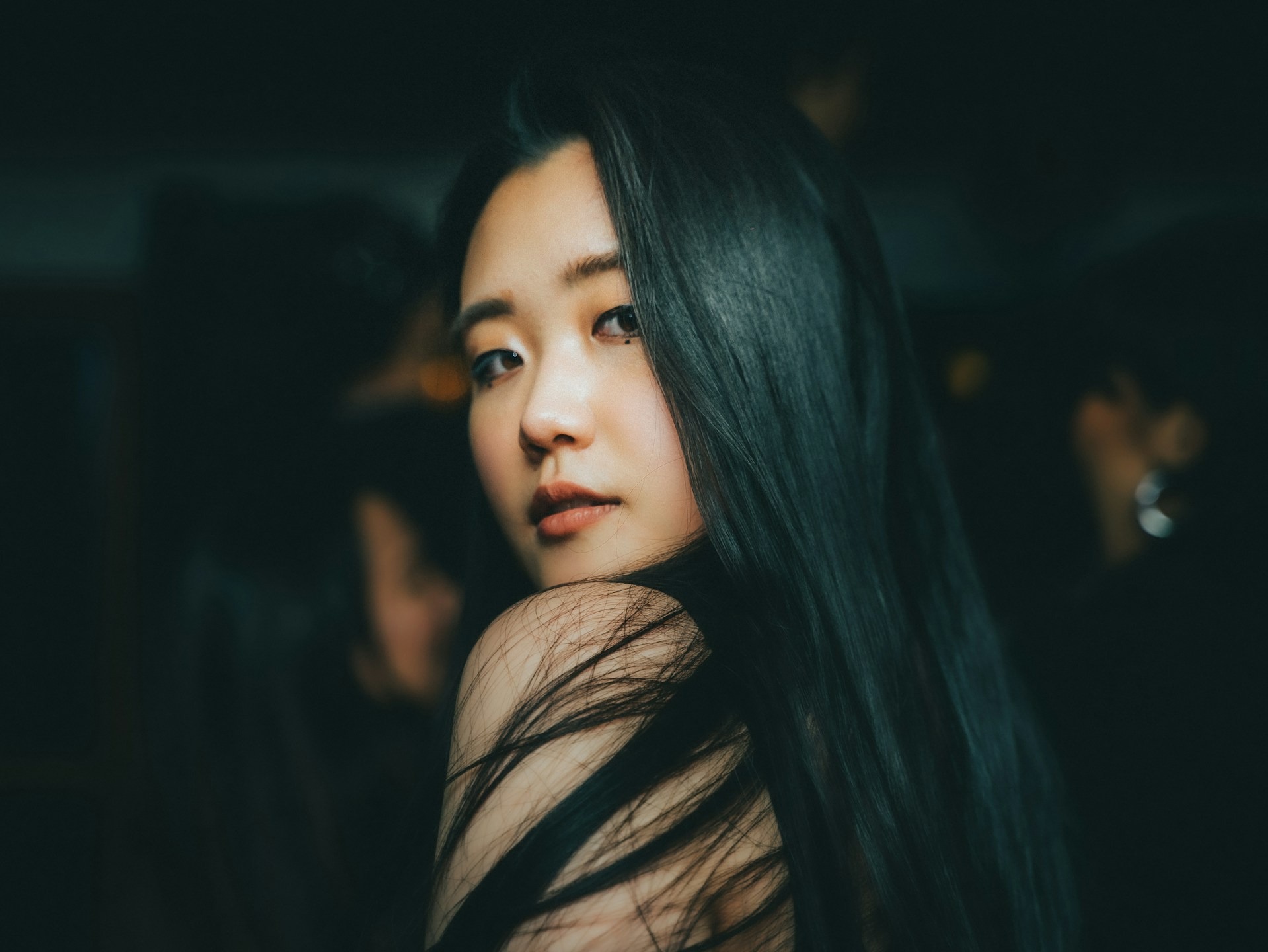 Make hina -oil for black, thick, long hair
