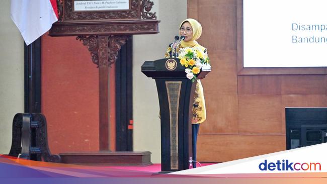 The Golkar MPR faction emphasized the official education budget that RP reached. 104 t