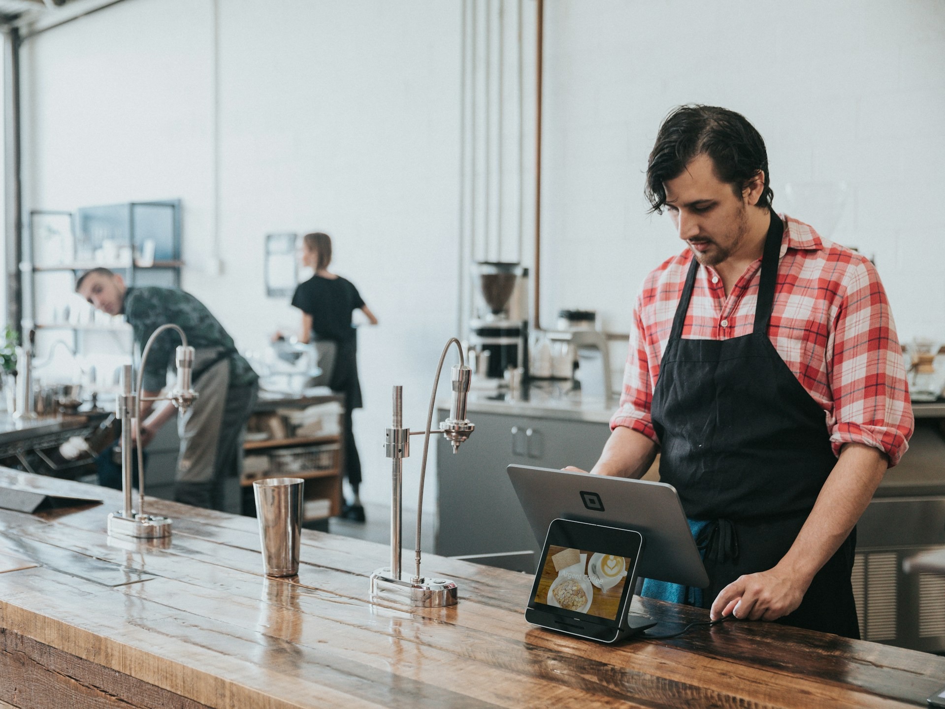 How to manage your own cafe