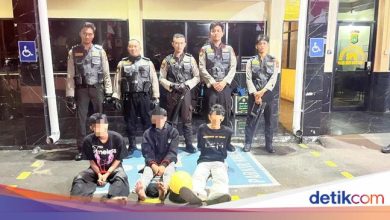 Police arrest 4 youths want to fight in central Jakarta, Celurit has been confiscated