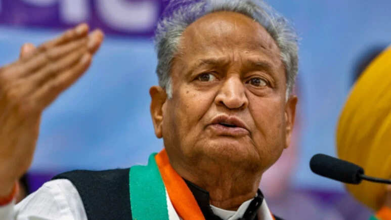 Ashok Hook paid tribute to the death anniversary of Parasram Maderna, ‘He was an era man’