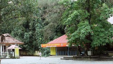 Mysterious Temple or Night Devta, no roof has been found so far, punishment is found on wearing stones from here
