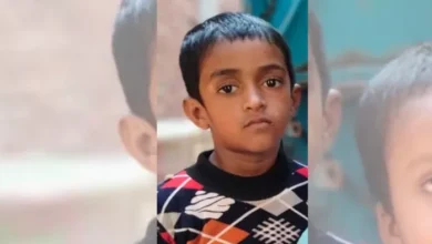 In East Delhi, a six -year -old child fell into the drain in the process of catching a kite, the search operation of the police and the fire department continues -Ncr East Delhi crime boy falls into the drainage searching kite with a search on News Delhi