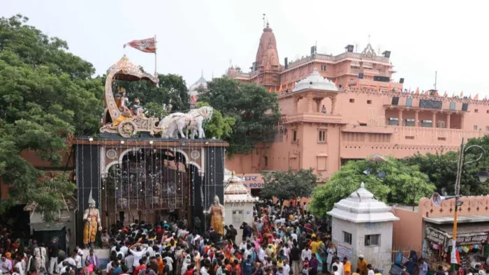 Devotion to Braj on the 5252nd anniversary of Kanha, race rank in every street; Silver decorated Kansa Kara – Krishna JanMashtami 2025 Mathura four Lord Krishna 5252th birth anniversary