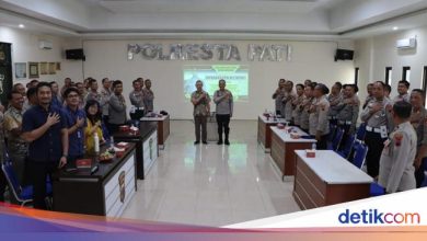 Comnas Ham appreciating the pati police station during the safety of the regent’s demonstration