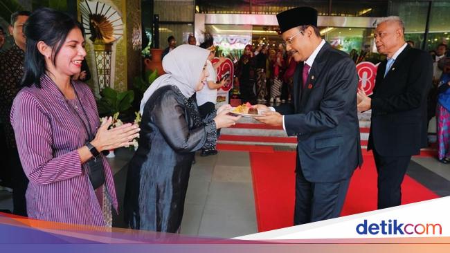 Thanksgiving The 80th anniversary of the Republic of Indonesia invited Gus Ipul to the ranks of the Ministry of Work