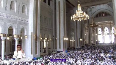فيديو | خطيب المسجد الحرام الشيخ بندر بليلة: احذروا الاعتراض والتذمر من شدة الحر فهما اعتراض…