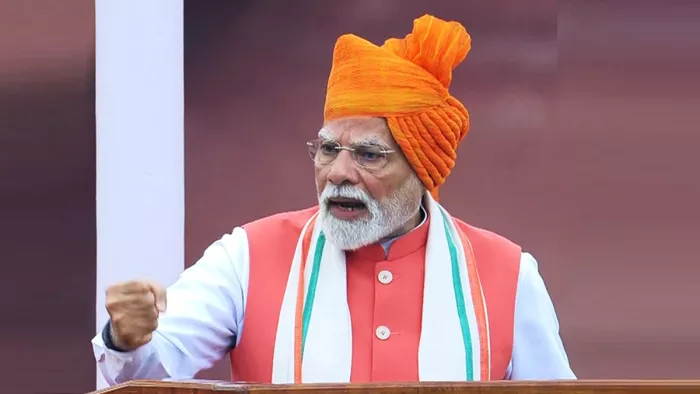 PM Modi gave the youth good news will get an incentive of fifteen thousand to get the first job in the private sector – now the youth who get their first job in the private sector get an incentive of Rs 15000