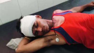 Gorakhpur -Crash: Truck hit the bike, three injured, including two young women; Condition Criticism – Gorakhpur News truck accident near Gagaha three injured