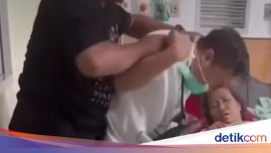 Members of the House of Representatives Family Family Patient with Violence Open Mask Doctor Rsud Sekayu