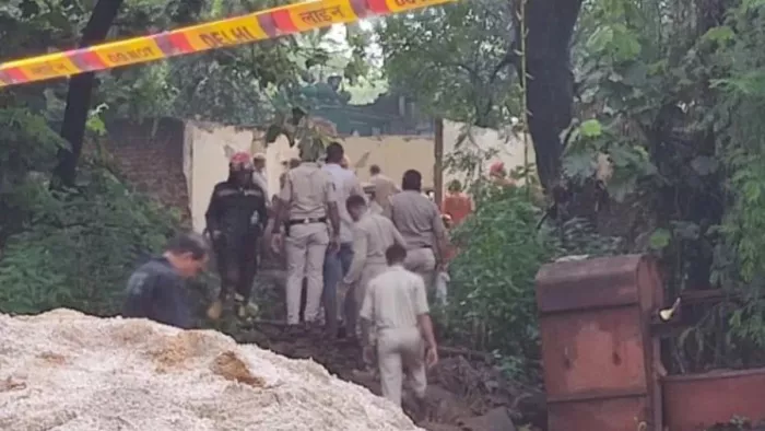 Nizamuddin Dargah accident: Police have filed a case against unknown people, 6 died due to wall collapse – Nizamuddin Dargah Wall Collpse 6 Dead Fir submitted
