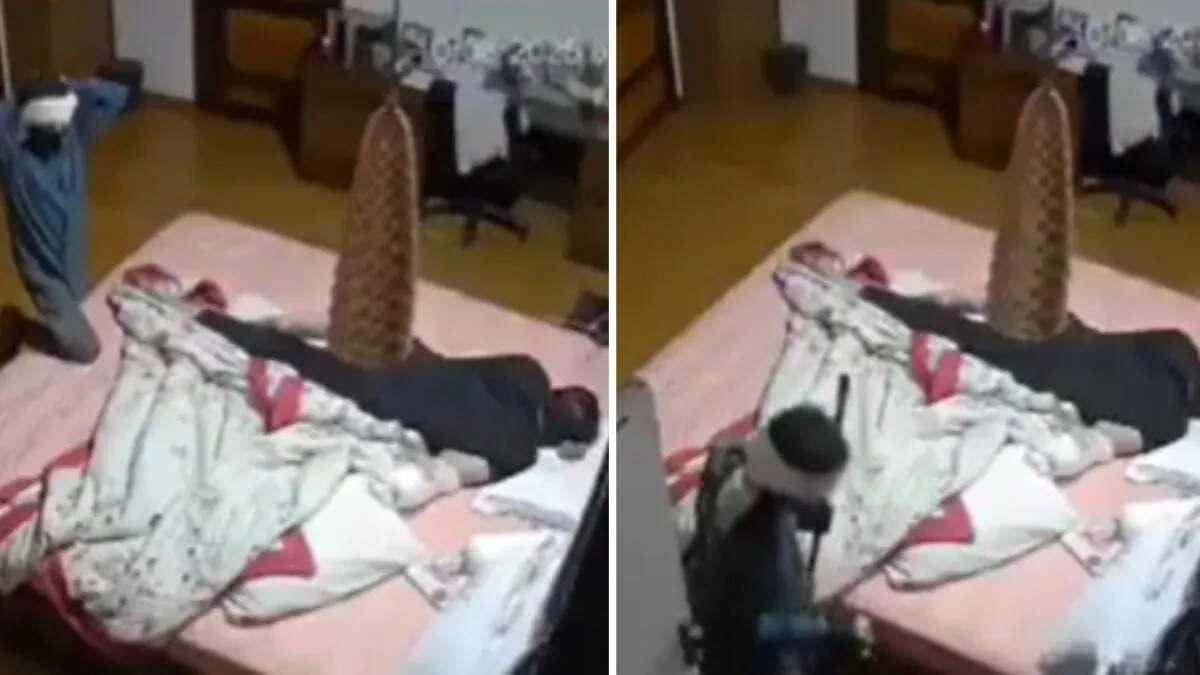 The thief robbed the house of former Judge of Indore, a person who slept with a rod
