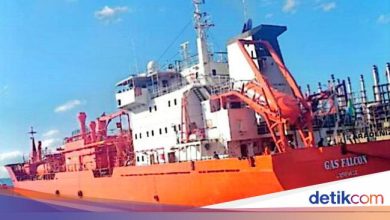 9 abk 10 months wni trapped in ships in Mozambik waters