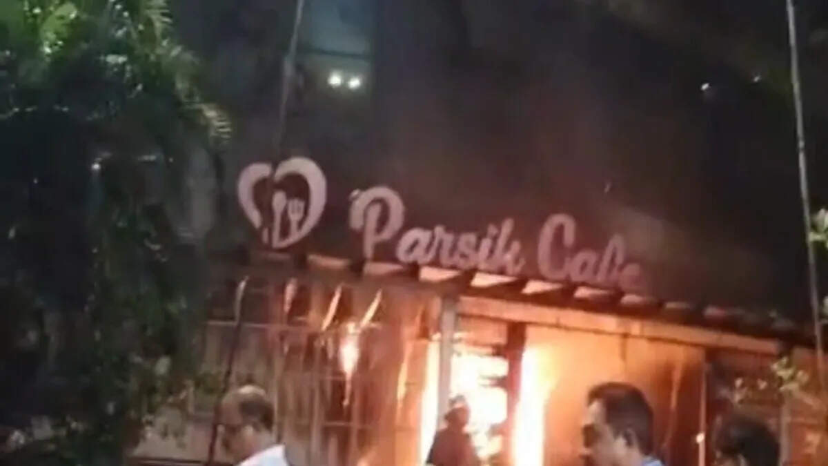 Fel burning in the restaurant in a living building, 35 people were removed