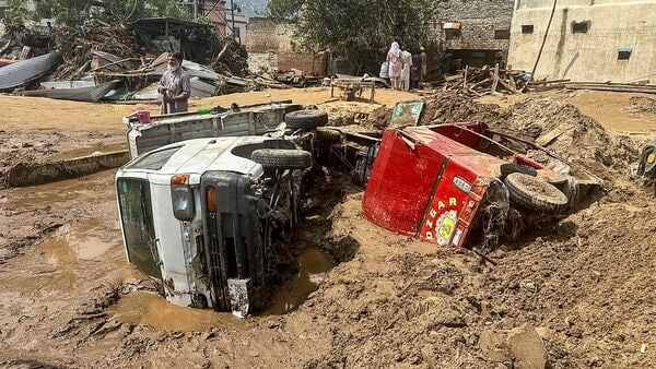 Pakistan Flash Flood Crisis on Photos: Deathtol rises to over 300 in the last 48 hours