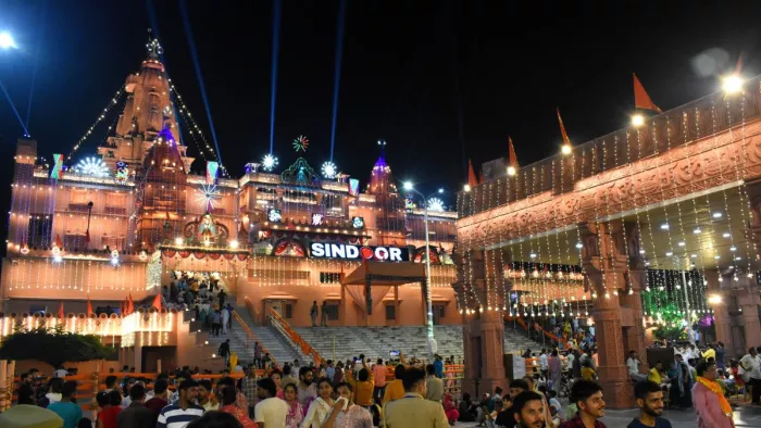 Ava of Shrikrishna Birthan on JanMashtami said Moh Liya Man, Lakhs Sarvadhulu Governed -Awareness, every or Gunje Jayakare -Mathura Janmashtami celebrations Wy Throng Krishnas birthplace