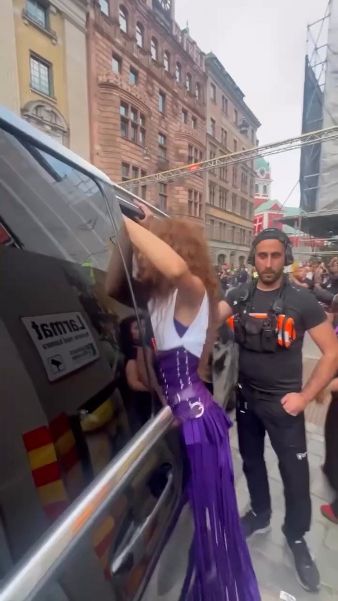 ميريام فارس تشعل أجواء حفلها في ستوكهولم
