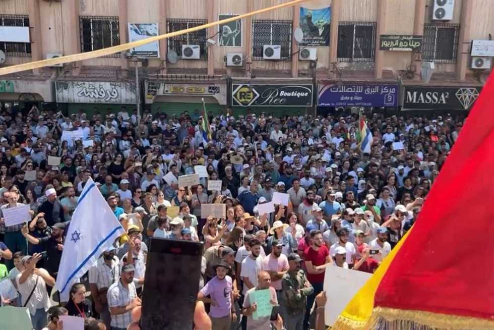 رفع العلم الإسرائيلي في جبل العرب.. أحمد موسى: «عار وذل وخيانة»