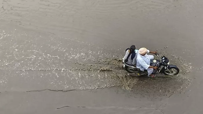 Rain destruction in Punjab, many towns in Hoshiarpur-Ferozepur in flood; Destruction due to rising water level in Beas and Sutlej – Rain -related in Punjab Many towns in Hoshiarpur Ferozepur are in the grip of the flooding