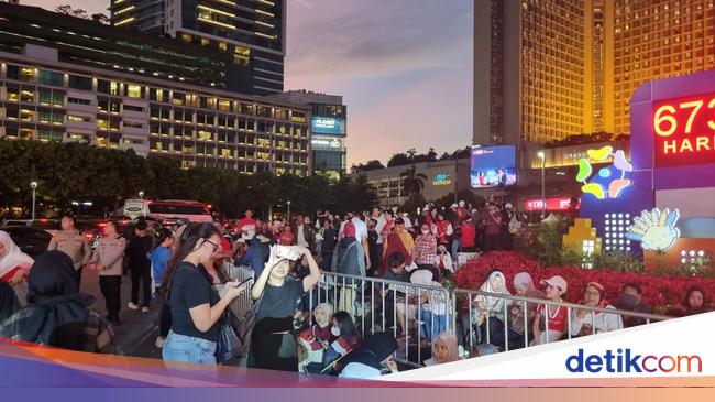 There is a carnival of the Republic of Indonesia’s anniversary, Hi-Harmoni and Hi Street begins to be closed